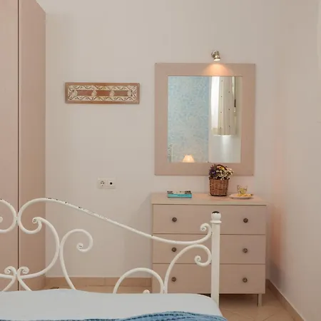 9 Muses Naxos Apartmán *