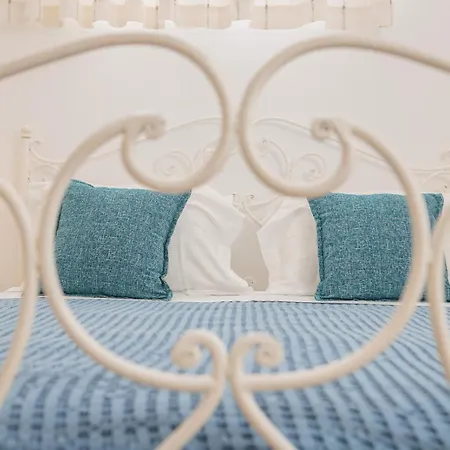 9 Muses Naxos * Kastrákion