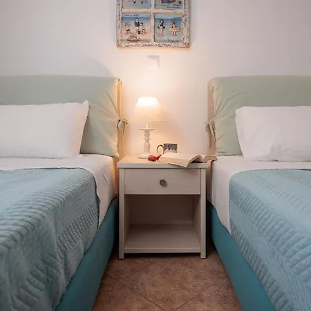 9 Muses Naxos Kastrákion