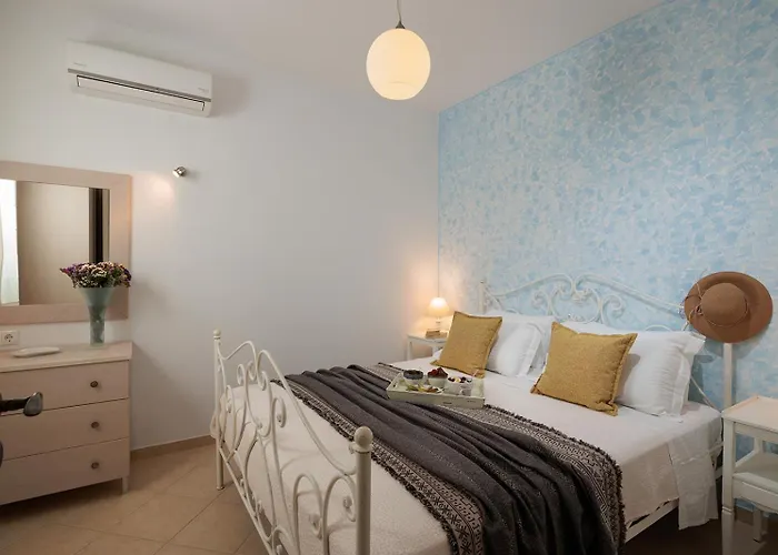 9 Muses Naxos * Kastrákion