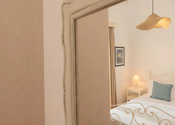 9 Muses Naxos * Kastrákion