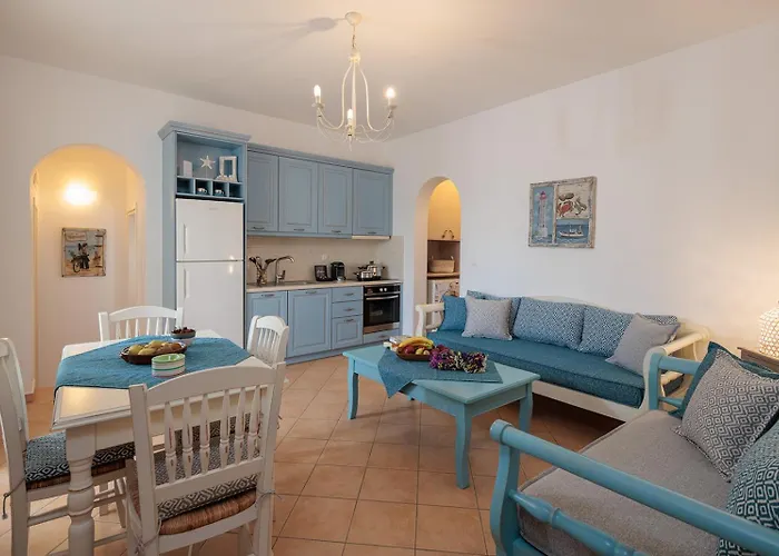 9 Muses Naxos * Kastrákion