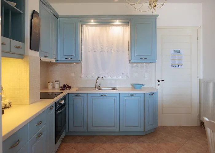 9 Muses Naxos * Kastrákion