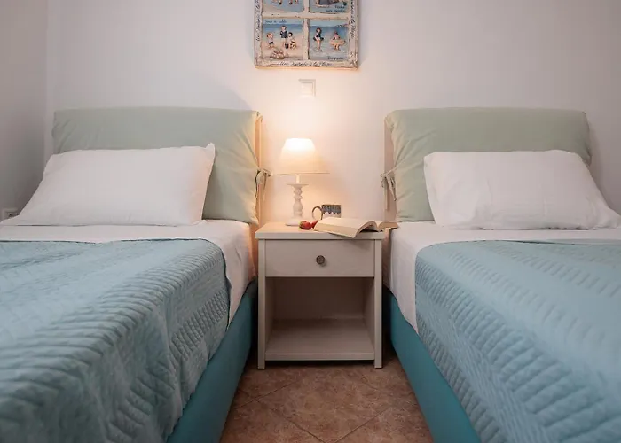 9 Muses Naxos Kastrákion